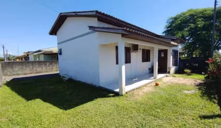 ÓTIMA OPORTUNIDADE CASA  À VENDA EM ARARANGUA 
