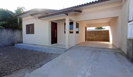 ÓTIMA OPORTUNIDADE CASA  À VENDA EM ARARANGUA 