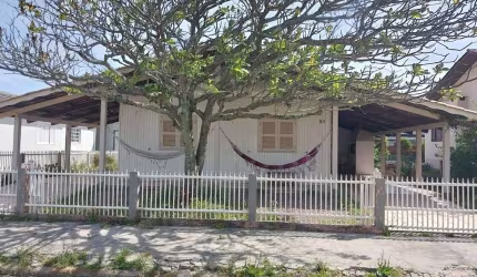 ÓTIMA OPORTUNIDADE CASA  À VENDA EM BALNEÁRIO ARROIO DO SILVA 