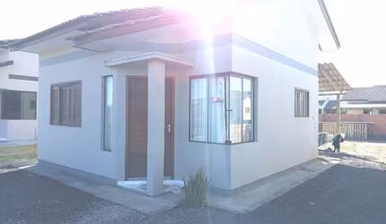 ÓTIMA OPORTUNIDADE CASA  À VENDA EM ARARANGUA 