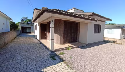 ÓTIMA OPORTUNIDADE CASA  À VENDA EM ARARANGUA 