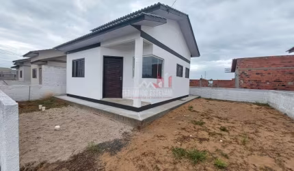 ÓTIMA OPORTUNIDADE CASA  À VENDA EM ARARANGUA 