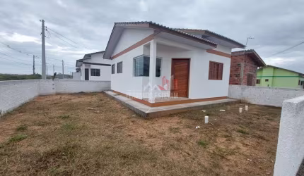 ÓTIMA OPORTUNIDADE CASA  À VENDA EM ARARANGUA 