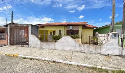 ÓTIMA OPORTUNIDADE CASA  À VENDA EM ARARANGUA 