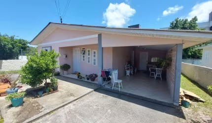 ÓTIMA OPORTUNIDADE CASA  À VENDA EM ARARANGUA 