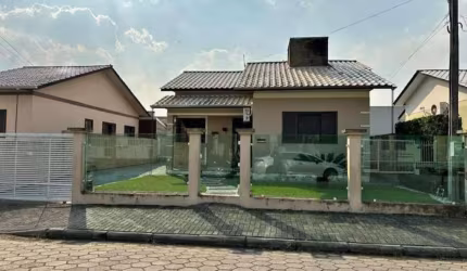 LINDA CASA A VENDA EM ARARARNGUA