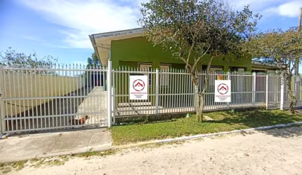 ÓTIMA OPORTUNIDADE CASA  À VENDA EM BALNEÁRIO ARROIO DO SILVA 