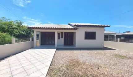 ÓTIMA OPORTUNIDADE CASA  À VENDA EM BALNEÁRIO ARROIO DO SILVA 