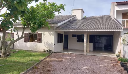 ÓTIMA OPORTUNIDADE CASA  À VENDA EM BALNEÁRIO ARROIO DO SILVA 