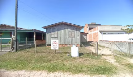 ÓTIMA OPORTUNIDADE CASA  À VENDA EM BALNEÁRIO ARROIO DO SILVA 