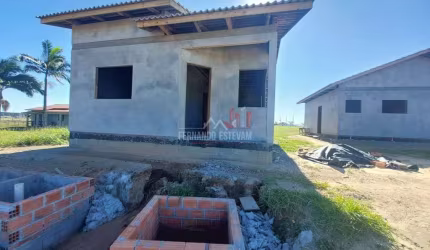 ÓTIMA OPORTUNIDADE CASA  À VENDA EM ARARANGUA 