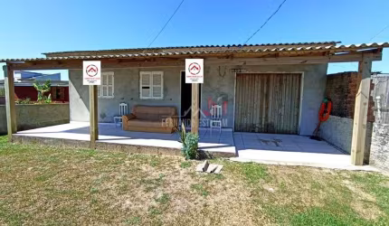 ÓTIMA OPORTUNIDADE CASA  À VENDA EM BALNEÁRIO ARROIO DO SILVA 