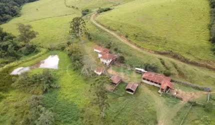 Sítio para Pecuária com Sede (antiga)