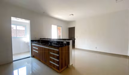 Apartamento com Quintal na área Central