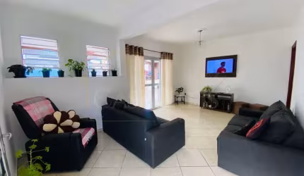 Casa/Ponto Comercial a Venda na Zona Leste