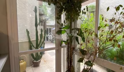 Apartamento com 3 quartos à venda na Rua Santo Antônio, 391, Floresta, Porto Alegre, 132 m2 por R$ 500.000
