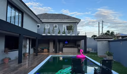 Casa em condomínio fechado com 5 quartos à venda em Vargem Grande