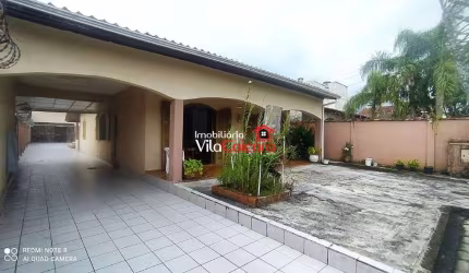 Casa com piscina e sauna em Praia de Leste