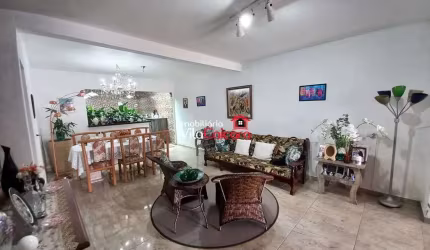 SOBRADO COM 3 QUARTOS EM MATINHOS