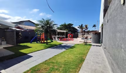 Casa a Venda Com Piscina 100 metros do Mar