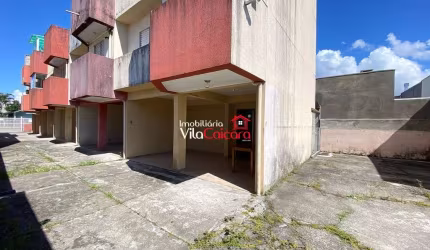 Sobrado triplex com 3 quartos em Praia de Leste