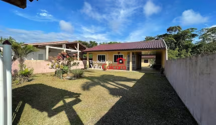 Vendo casa mobiliada no Litoral