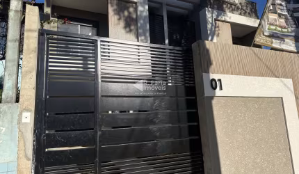 Casa com 3 quartos à venda na Rua Pará, 221, Água Verde, Curitiba por R$ 1.263.652