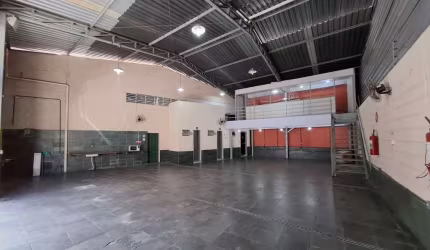 Barracão / Galpão / Depósito para alugar na Diamantina, 209, Lagoinha, Belo Horizonte por R$ 4.900