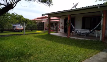 Casa 3 Dormitórios à venda no Bairro Curumim com 142 m² de área privativa