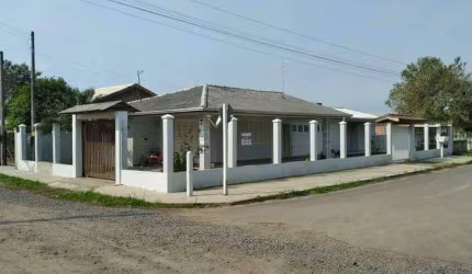 Casa 3 Dormitórios à venda no Bairro Arroio Teixeira com 75 m² de área privativa