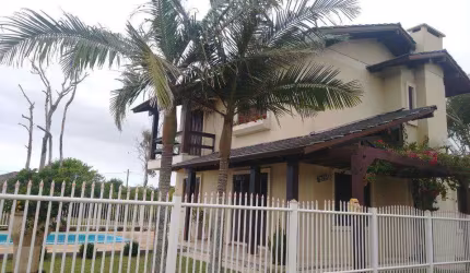 Sobrado 3 Dormitórios à venda no Bairro Arroio Teixeira com 150 m² de área privativa