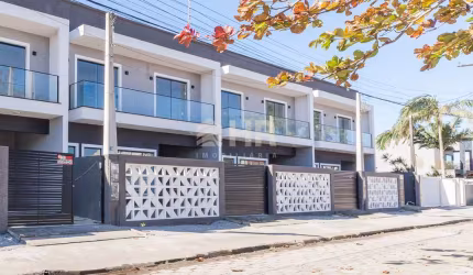 Casa com 3 quartos à venda na Avenida Paranaguá, 3150, Praia Grande, Matinhos, 100 m2 por R$ 720.000