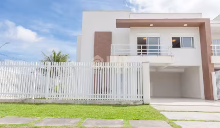 Casa com 3 quartos à venda na Avenida Mandaguari, 75, Riviera, Matinhos, 230 m2 por R$ 1.750.000