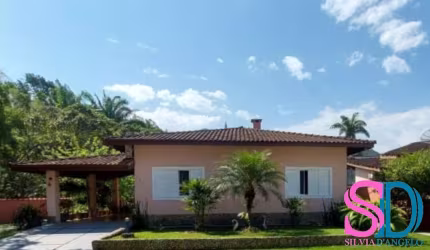 Excelente casa, com 3 quartos e piscina, em loteamento fechado, em Ubatuba, para venda OU PERMUTA POR CASA EM INDAIATUBA - SP