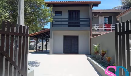 VENDA - SOBRADO RECÉM-REFORMADO, COM GARAGEM PARA EMBARCAÇÃO