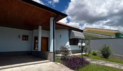 Casa térrea de 3 quartos com localização privilegiada no Jardim das Nações, oportunidade única para residência ou ponto comercial!