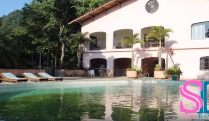 Linda Mansão, com piscina, sauna, elevador e cachoeira, em plena Mata Atlântica, para venda, em Ubatuba - SP