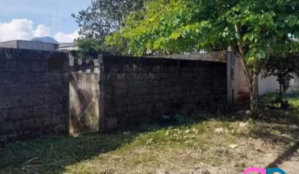 Vende-se ótimo terreno, aterrado e murado, a 700 m da Praia do Perequê-Açú, em Ubatuba - SP.