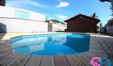 Casa com 4 quartos e piscina, em loteamento fechado, para venda ou locação definitiva, Ubatuba - SP