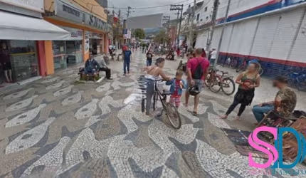 Ponto comercial, para locação, no Calçadão de Ubatuba, ideal para restaurante.