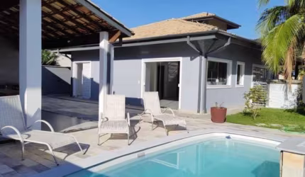 Casa com 3 dormitórios e piscina, em loteamento fechado, para venda, em Ubatuba - SP.