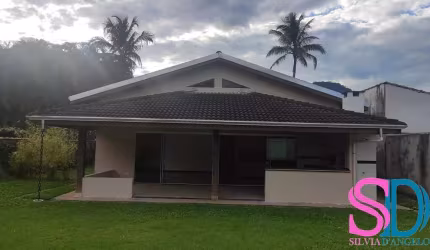 EXCELENTE CASA EM CONDOMÍNIO FECHADO EM UBATUBA
