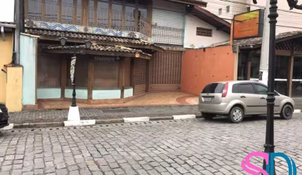 Galeria de lojas, para venda ou locação, ao lado do Mall Ubatuba.