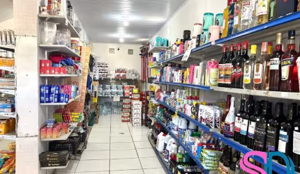 Ponto comercial, no bairro Perequê-Açú, em Ubatuba - SP