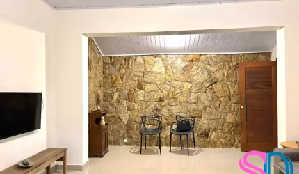 Ótima Casa, com 3 dormitórios, para locação, na região central de Ubatuba - SP