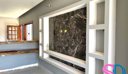 Casa nova, com 2 dormitórios, para venda, na área central de Ubatuba - SP