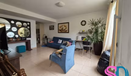 Casa tipo sobrado, com 3 dormitórios, para venda, com excelente localização no bairro Estufa ll, Ubatuba - SP