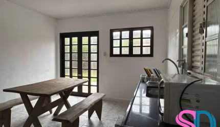 Casa com 2 dormitórios, para locação, no Parque dos Ministérios, em Ubatuba - SP
