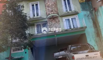 BELISSIMO SOBRADO BEM LOCALIZADO !!
