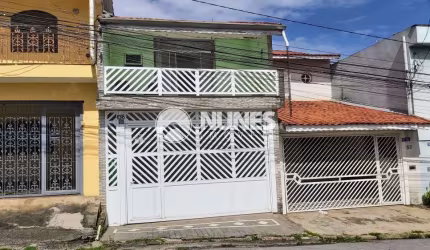 Lindo sobrado em Jandira, com excelente localização.